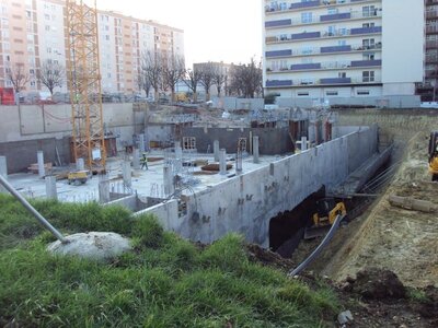 2012 (01), 270112(9)