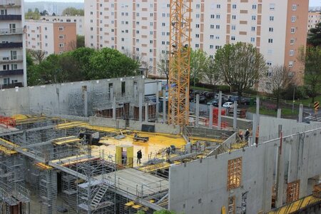 2012 (04), 240412(8)