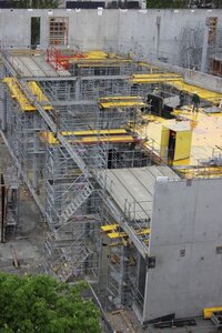 2012 (04), 240412(13)