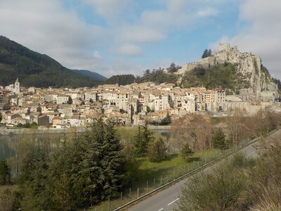 TROU DE L'ARGENT 21 03 2017 : 9.7 km, 4  h de marche, 705 m de dénivelé positif cumulé, P2, T2. Météo : temps nuageux à couvert, un peu de vent sur les crêtes., Sisteron