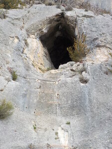 TROU DE L'ARGENT 21 03 2017 : 9.7 km, 4  h de marche, 705 m de dénivelé positif cumulé, P2, T2. Météo : temps nuageux à couvert, un peu de vent sur les crêtes., Grotte du Trou de l'Argent