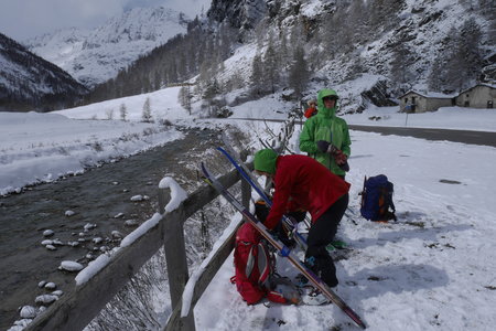 2017-04-27-05-01-ski-tour-grand-paradis, alpes-aventure-ski-grand-paradis-refuge-chabod-2017-04-28-14
