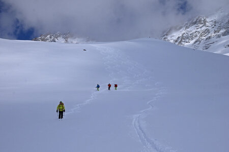 2017-04-27-05-01-ski-tour-grand-paradis, alpes-aventure-ski-grand-paradis-refuge-chabod-2017-04-28-36
