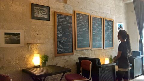10 - Mai 2017, Au café à chats