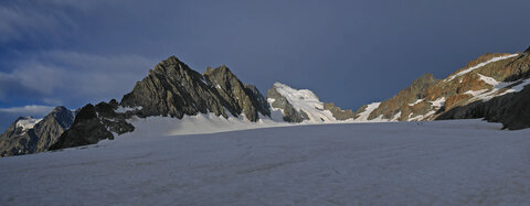 2017-06-24-25-alpinisme-col-ecrins, alpes-aventure-randonner-glacier-col-ecrins-refuge-glacier-blanc-2017-06-25-10