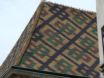 Dijon ., toit bourguignon