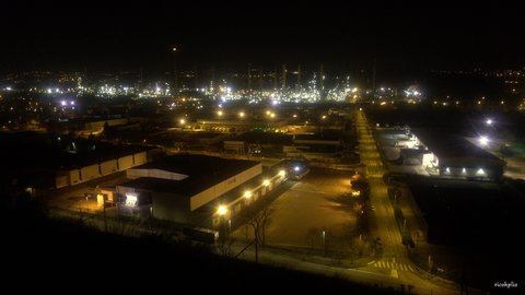 Public, Feyzin zone industrielle et raffinerie (Rhône)