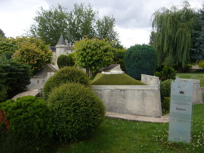 PARC MINI-CHATEAUX, DIVERS 12 043