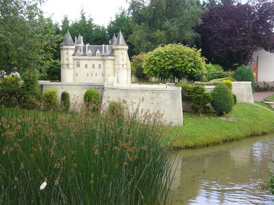 PARC MINI-CHATEAUX, DIVERS 12 052