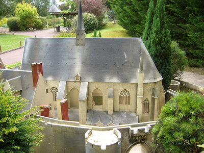 PARC MINI-CHATEAUX, DIVERS 12 062