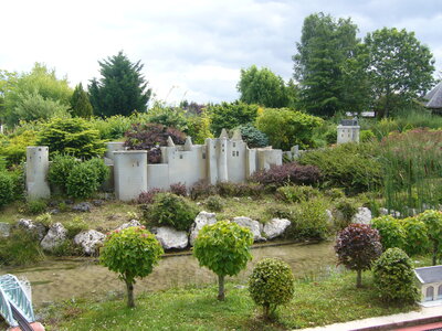 PARC MINI-CHATEAUX, DIVERS 12 070