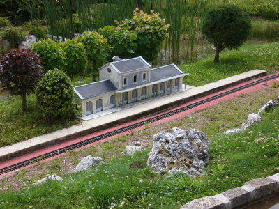 PARC MINI-CHATEAUX, DIVERS 12 071