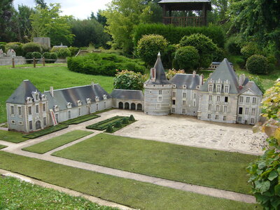 PARC MINI-CHATEAUX, DIVERS 12 081