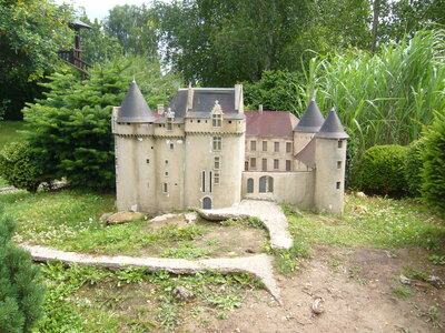PARC MINI-CHATEAUX, DIVERS 12 089