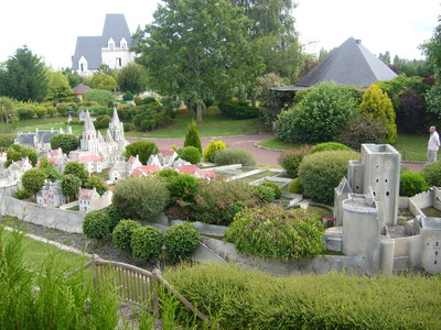 PARC MINI-CHATEAUX, DIVERS 12 101