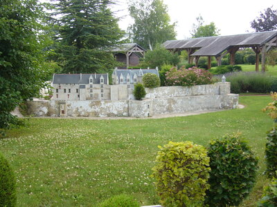PARC MINI-CHATEAUX, DIVERS 12 106