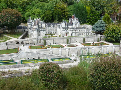 PARC MINI-CHATEAUX, DIVERS 12 129
