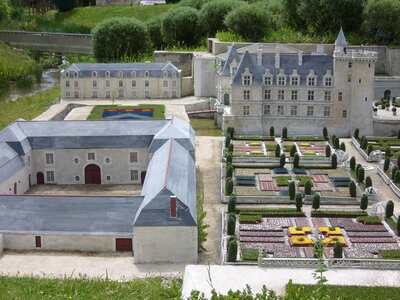 PARC MINI-CHATEAUX, DIVERS 12 131