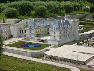 PARC MINI-CHATEAUX, DIVERS 12 132