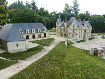 PARC MINI-CHATEAUX, DIVERS 12 145