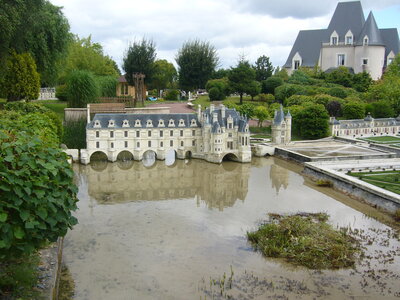 PARC MINI-CHATEAUX, DIVERS 12 160