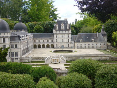 PARC MINI-CHATEAUX, DIVERS 12 167