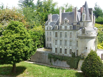 PARC MINI-CHATEAUX, DIVERS 12 223