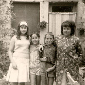 Famille Durocq, 1968_Muriel_Catherine_Alain_Claudine_Durocq_800_110_C