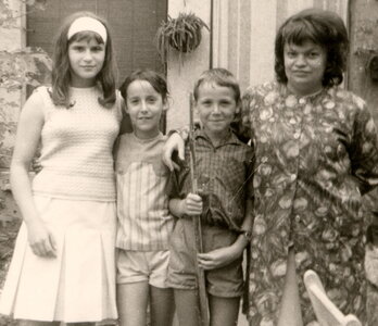 Famille Durocq, 1968_Muriel_Catherine_Alain_Claudine_Durocq_1200_100_C
