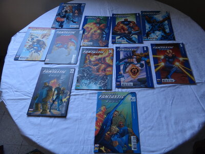 Lot de comics ULTIMATE  FANTASTIC  FOUR, DSC00649
