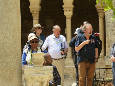 2018 Palestine , 008 Christian Cannuyer dans le cloître