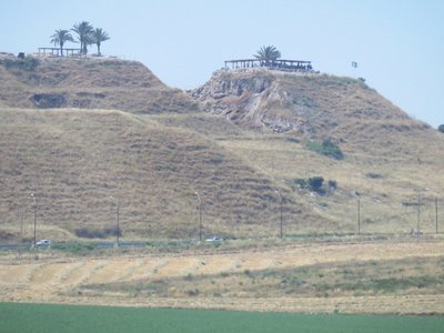 2018 Palestine , 286  les ruines de Megiddo et ses 26 strates de fouilles