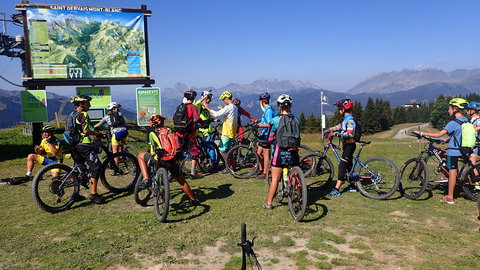 Séjour Jeunes à Combloux, wizz_départ