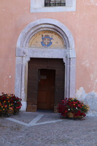 20180827-0914 GR5-53 modane menton, IMG_0169 portique de l’eglise de ceillac