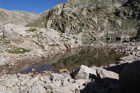 20180827-0914 GR5-53 modane menton, IMG_0368 lac sur le versant est du basto