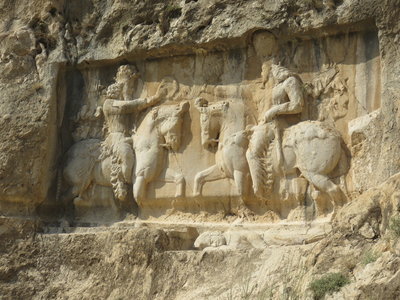 2017 IRAN, Ahura Mazda- l'anneau du pouvoir-Shapur 1er après sa victoire sur romains de Gordien