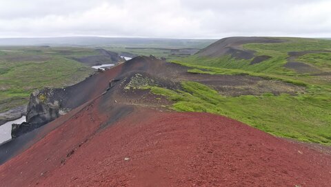 Islande, juin 20108, _1200736 raw Vue vers le Sud  depuis le Raudholar