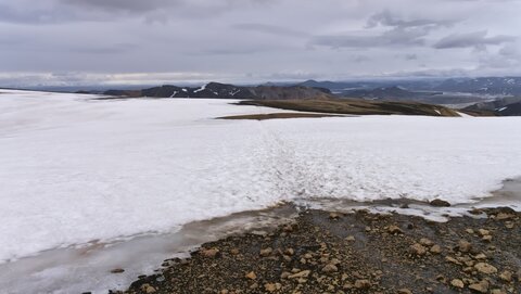 Islande, juin 20108, _1210360 raw Vue vers le Nord  et  Brennisteinsalda   entre refuge Hrafntinnusker et Landmannalaugar
