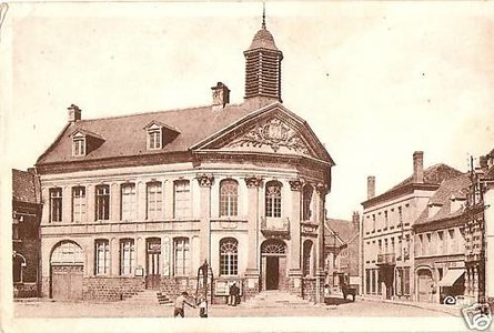 cartes postales anciennes St Venant et env., Hotel de ville 009