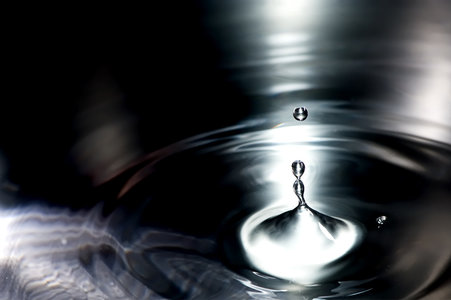 Gouttes d'eau, danseuse étoile de l’’eau