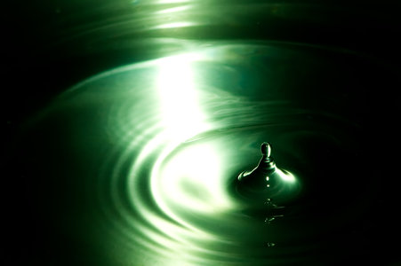 Gouttes d'eau, menthe