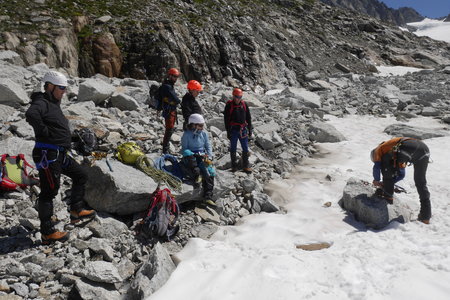 2019-07-29-08-04-mont-blanc, ecole-de-glace-glacier-du-tour-alpes-aventure-2019-07-30-17