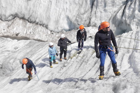 2019-07-29-08-04-mont-blanc, ecole-de-glace-glacier-du-tour-alpes-aventure-2019-07-30-50