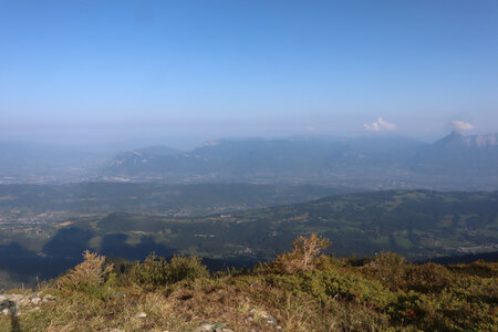 2019-0826 GR 738, Vue depuis le sommet du Grand Chat (1977 m)