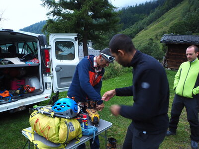 2019-09-02-08-mont-blanc, preparation-materiel-alpes-aventure-2019-09-02-07
