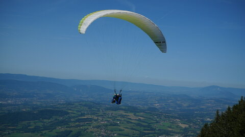 Saut de Bastien et Noé, P1100324