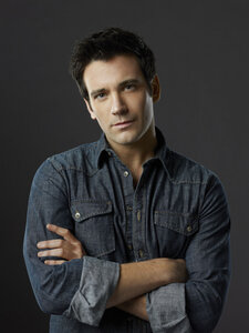 Photos Promotionnelles Saison 1, Colin Donnell as Tommy Merlyn