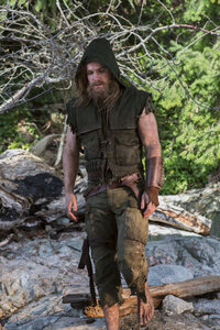 Arrow - Stills 101 - Pilot, Stephen Amell as Arrow