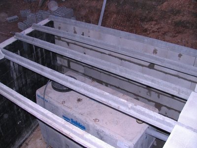 2012-07 construire à st Prim, 131210 cuve-entree01.JPG
