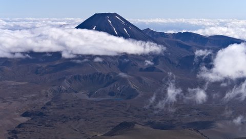 Nouvelle Zélande, novembre à janvier 2019-20, _1280517 raw Ngauruhoe depuis flancs du Ruapehu  2370m   Tongariro NP  ile du nord